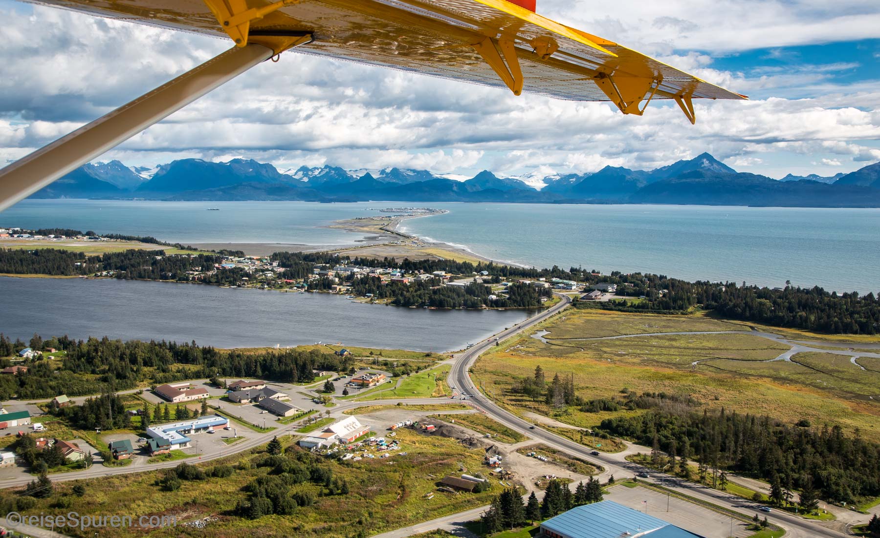 Anflug mit Blick auf Homer Spit